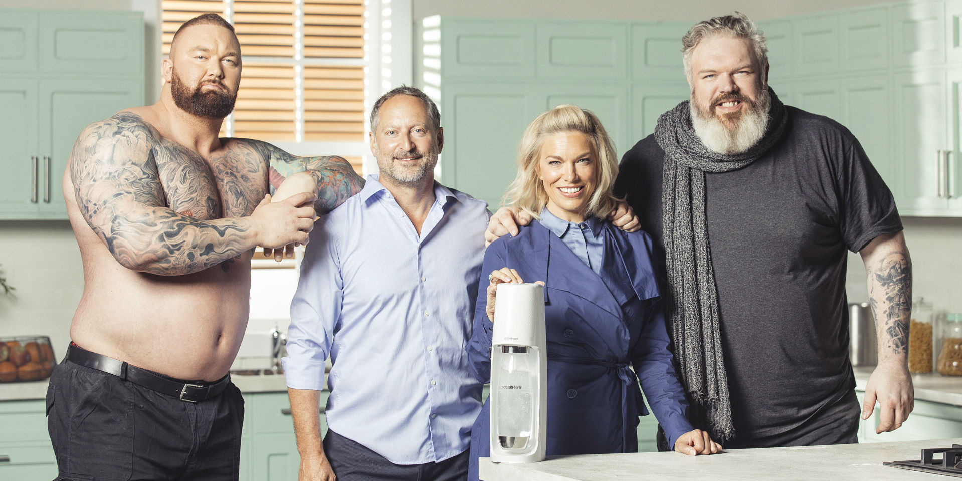 Game of Thrones trio say goodbye to plastic bottles with SodaStream - CNET